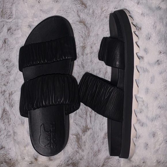 Sorel Roaming Two Strap Slide Sandal - Picture 9 of 10